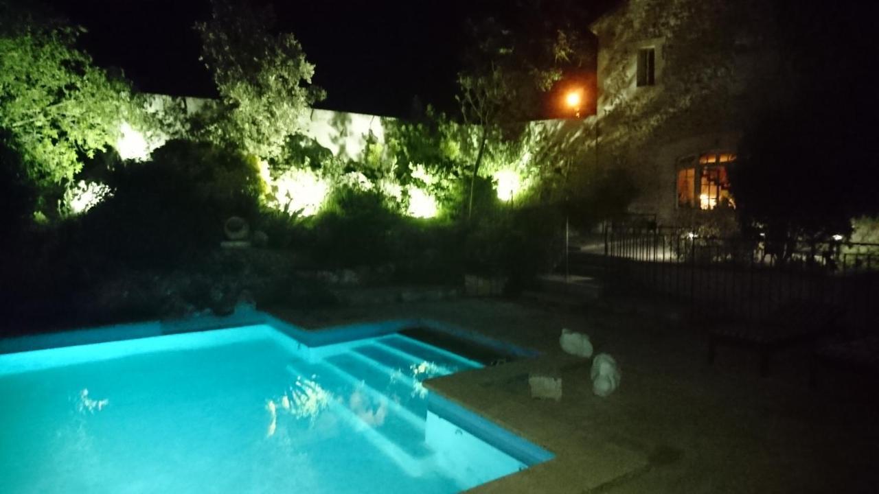 Mazet Des Artistes Holiday home Mouries